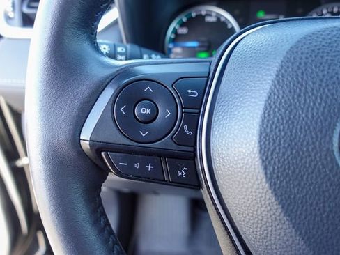 Certified 2022 Toyota RAV4 XLE Premium image 16