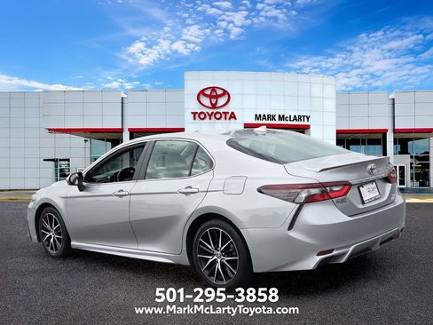Used 2024 Toyota Camry SE w/ Cold Weather Package AWD/4WD image 3