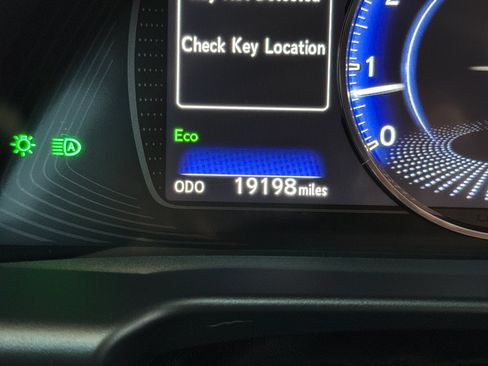 Certified 2025 Lexus ES 350 w/ Premium Package FWD image 34