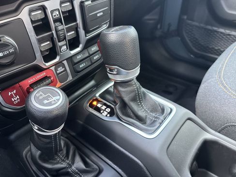 New 2025 Jeep Gladiator Willys image 24