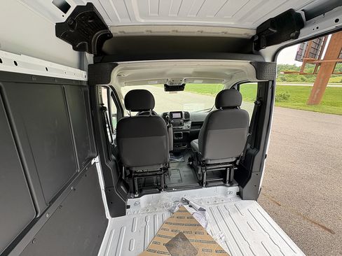 New 2025 RAM ProMaster 2500 FWD image 21