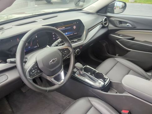 Certified 2025 Chevrolet Trax ACTIV w/ Sunroof Package FWD image 22