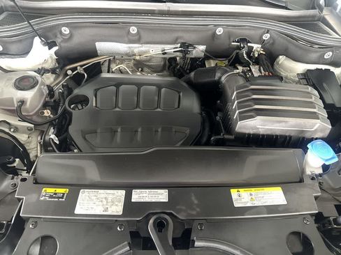 Used 2025 Volkswagen Atlas SE FWD image 12