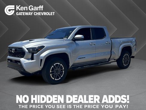 Used 2025 Toyota Tacoma TRD Sport AWD/4WD image 1