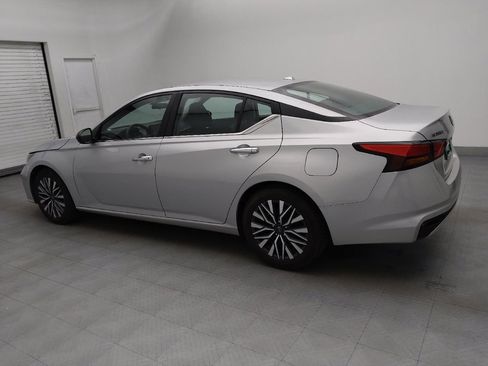 Used 2024 Nissan Altima 2.5 SV image 3