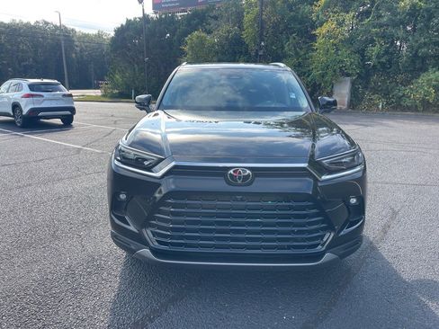 Used 2024 Toyota Grand Highlander Limited image 2