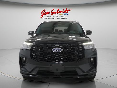 Used 2025 Ford Explorer ST-Line w/ ST-Line Street Pack AWD/4WD image 3
