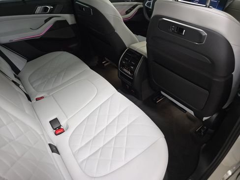 Certified 2025 BMW X5 sDrive40i w/ Executive Package RWD image 16