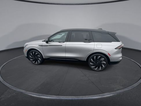 Used 2024 Lincoln Nautilus Reserve w/ Equipment Group 202A image 5