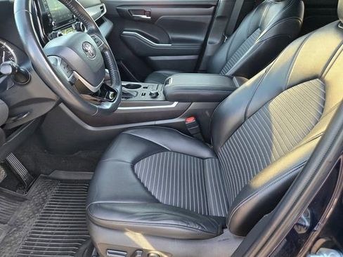Used 2022 Toyota Highlander XSE AWD/4WD image 18