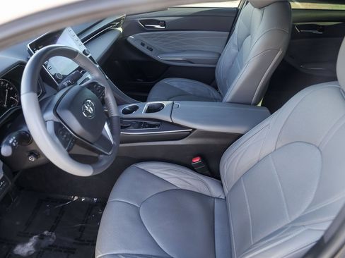 Used 2020 Toyota Avalon Limited image 11