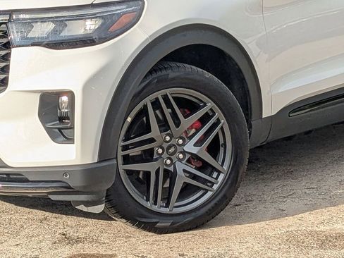 Used 2025 Ford Explorer ST-Line w/ ST-Line Street Pack image 29