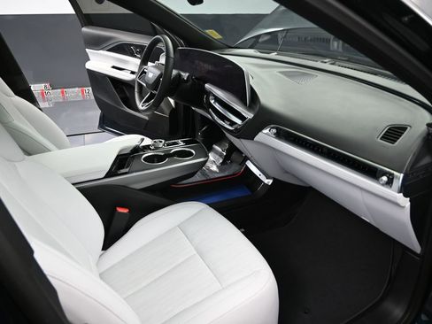 Used 2024 Cadillac Lyriq Luxury image 50