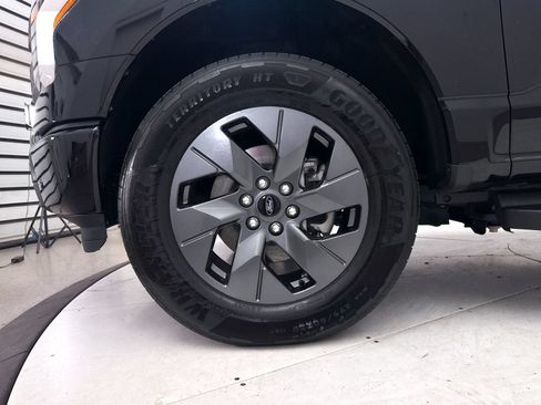 Used 2025 Ford F150 Lightning Flash AWD/4WD image 15