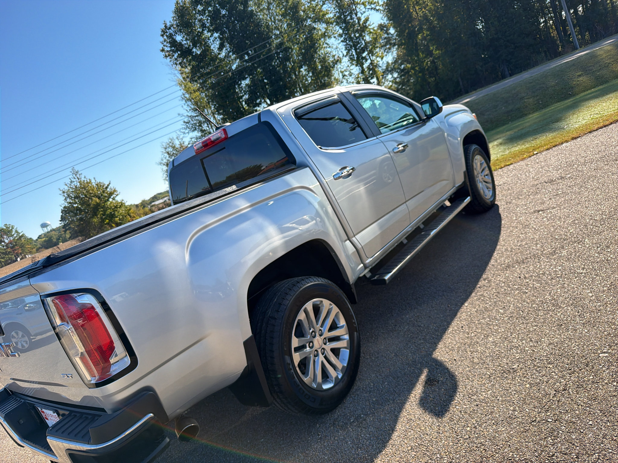 Used 2016 GMC Canyon SLT w/ Driver Alert Package AWD/4WD image 4