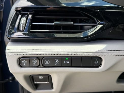 Used 2026 Acura MDX w/ Advance Package AWD/4WD image 25