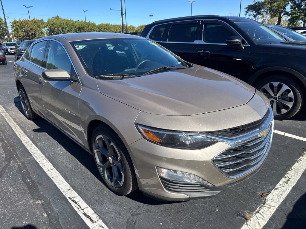 Used 2024 Chevrolet Malibu LT FWD image 2