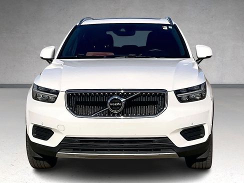 Used 2019 Volvo XC40 T5 Momentum image 6