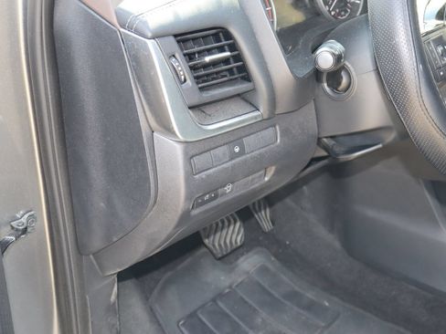 Used 2023 Nissan Rogue SV FWD image 22