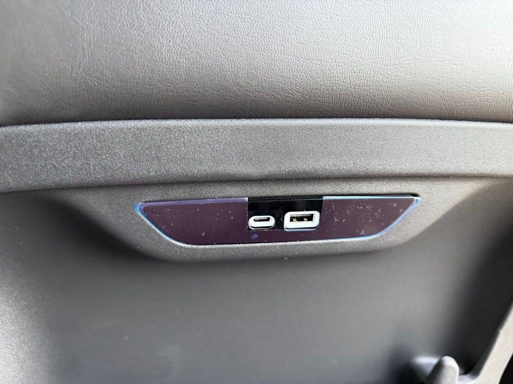 New 2026 Chrysler Pacifica Select FWD image 33