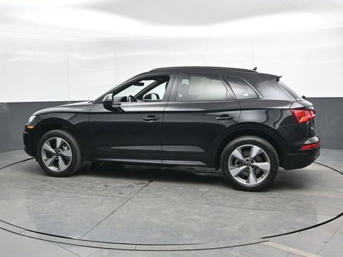 Used 2020 Audi Q5 2.0T Premium w/ Titanium Sport Package image 9