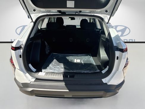 New 2027 Hyundai Kona SE FWD image 18