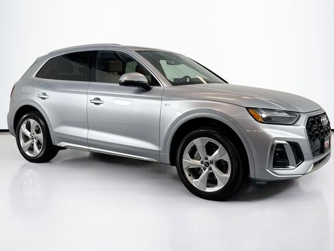 Used 2022 Audi Q5 2.0T Premium Plus w/ Premium Plus Package AWD/4WD image 3