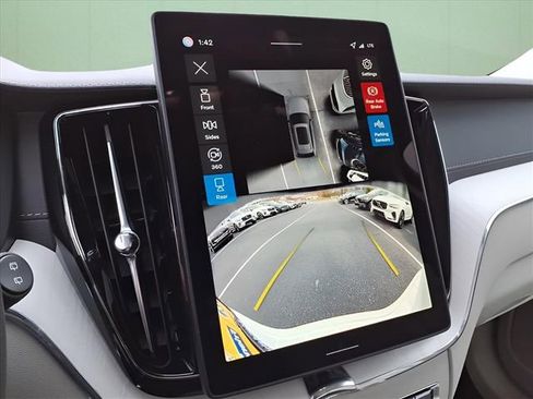 New 2026 Volvo XC60 B5 Ultra w/ Protection Package Premier image 21