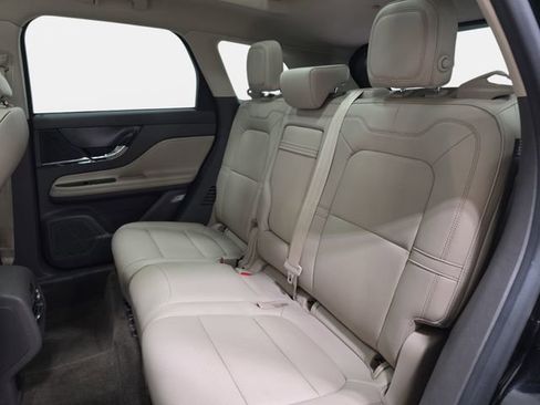 Used 2020 Lincoln Corsair AWD w/ Premium Package image 11