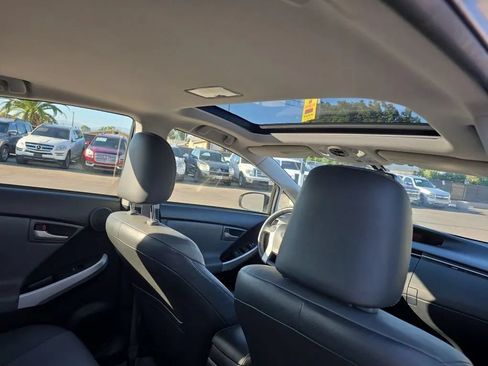 Used 2014 Toyota Prius Four w/ Solar Roof Package FWD image 19