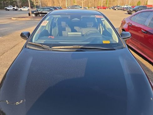 Used 2025 Toyota Corolla LE image 9