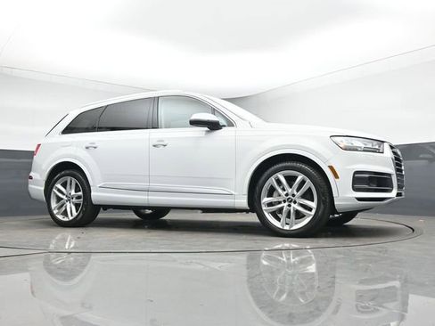 Used 2018 Audi Q7 3.0T Prestige w/ Prestige Package image 32
