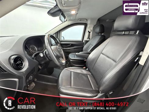 Used 2023 Mercedes-Benz Metris image 9