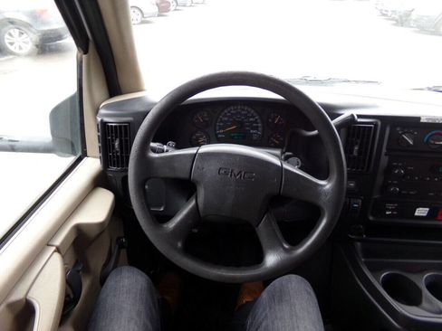 Used 2007 GMC Savana 3500 image 71
