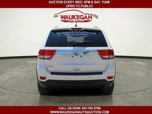Used 2012 Jeep Grand Cherokee Laredo AWD/4WD image 6