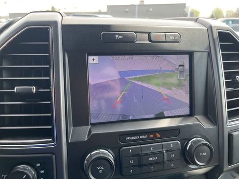 Used 2019 Ford F150 XLT w/ Equipment Group 302A Luxury AWD/4WD image 18