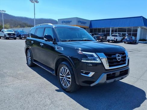 Used 2024 Nissan Armada SL w/ Captain's Chairs Package AWD/4WD image 2