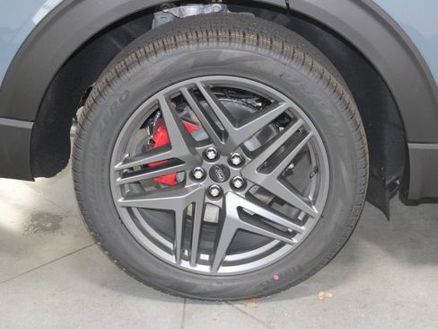 New 2026 Ford Explorer ST-Line w/ ST-Line Street Pack image 13