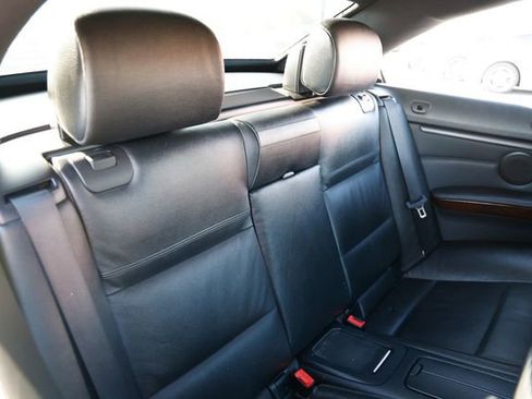 Used 2011 BMW 335i Convertible image 17