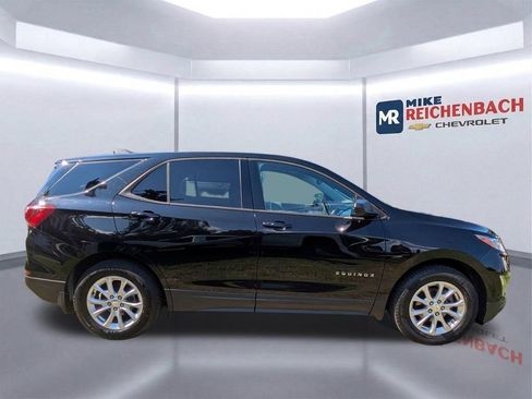 Used 2019 Chevrolet Equinox LS w/ LS Convenience Package FWD image 3
