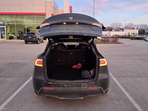 Used 2024 Tesla Model Y Long Range image 15
