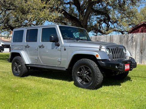 Used 2017 Jeep Wrangler Unlimited Sahara image 5