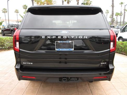Certified 2025 Ford Expedition Max Active AWD/4WD image 3