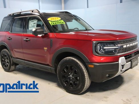 Used 2025 Ford Bronco Sport Badlands image 1