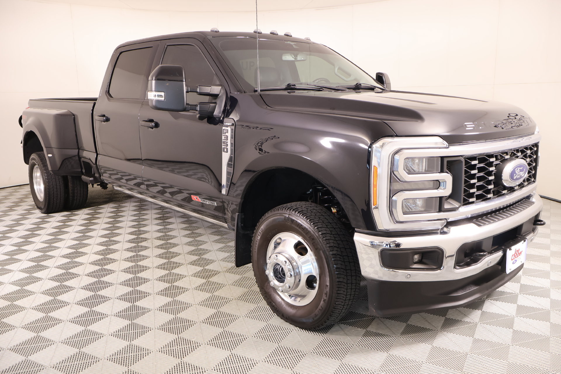 Used 2023 Ford F350 Lariat w/ Lariat Ultimate Package AWD/4WD image 1