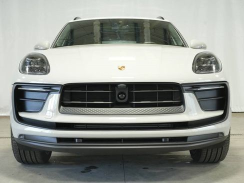 New 2026 Porsche Macan image 11