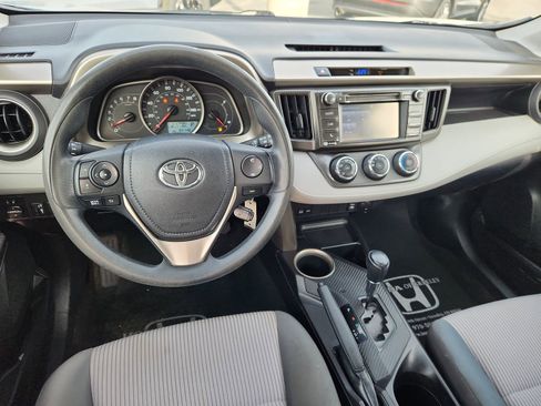 Used 2014 Toyota RAV4 LE image 12