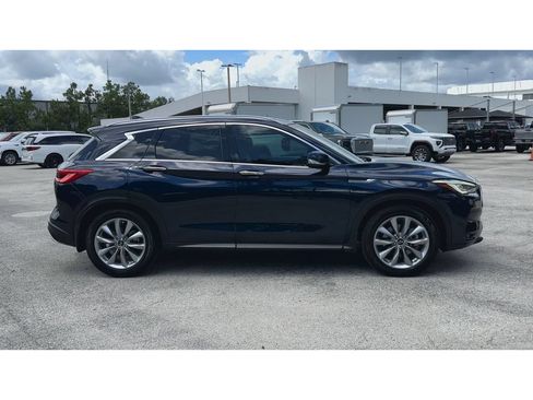 Used 2020 INFINITI QX50 Luxe w/ Navigation Package FWD image 9