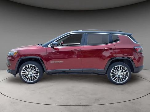 Used 2022 Jeep Compass Limited w/ Elite Group AWD/4WD image 2