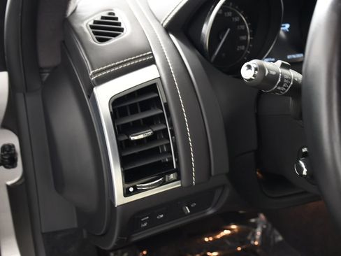 Used 2020 Jaguar F-TYPE R AWD/4WD image 26
